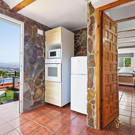 Casa De 2 Dormitorios Con Piscina Privada Y Desayuno Incluido En Alhaurin อาเลาริน เดลา ตอร์เร ภายนอก รูปภาพ