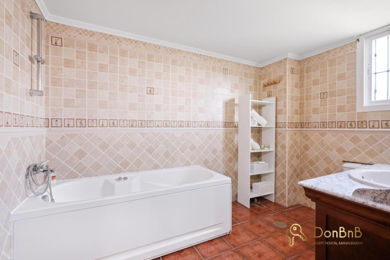 Casa De 2 Dormitorios Con Piscina Privada Y Desayuno Incluido En Alhaurin อาเลาริน เดลา ตอร์เร ภายนอก รูปภาพ